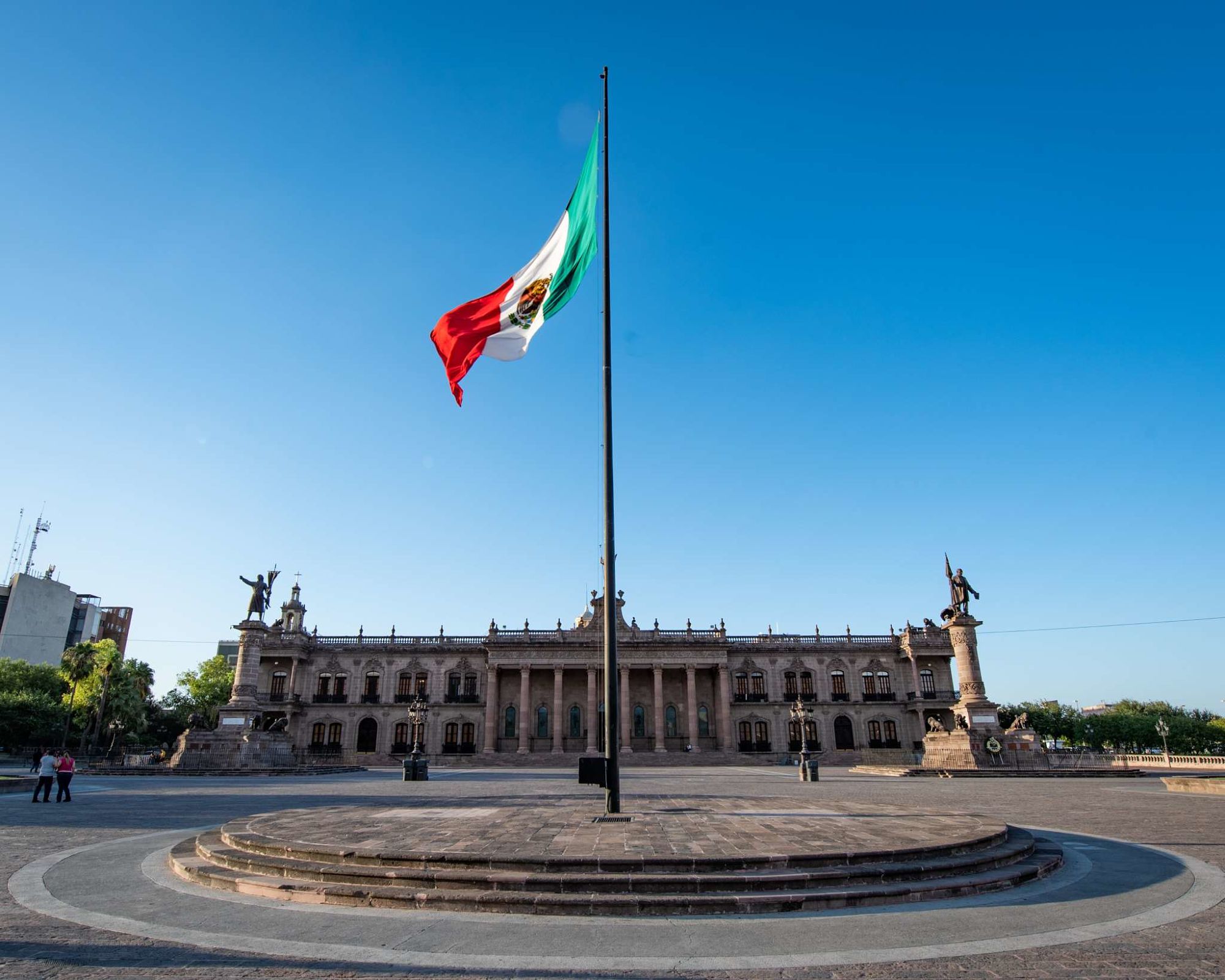 la macroplaza se extienda hasta washington con la llegada de labnl